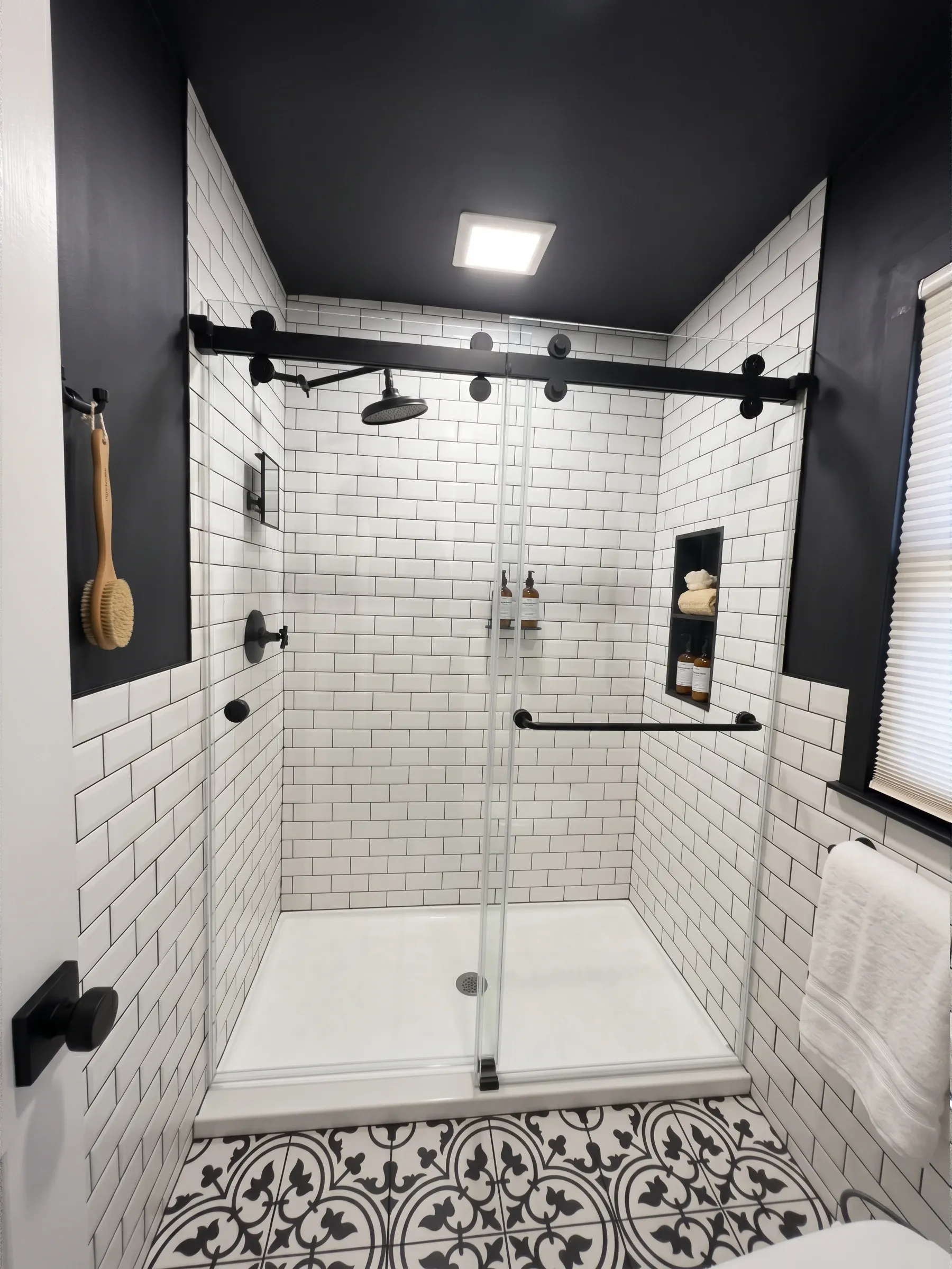 Modern bathroom with Sliding door, Chrome