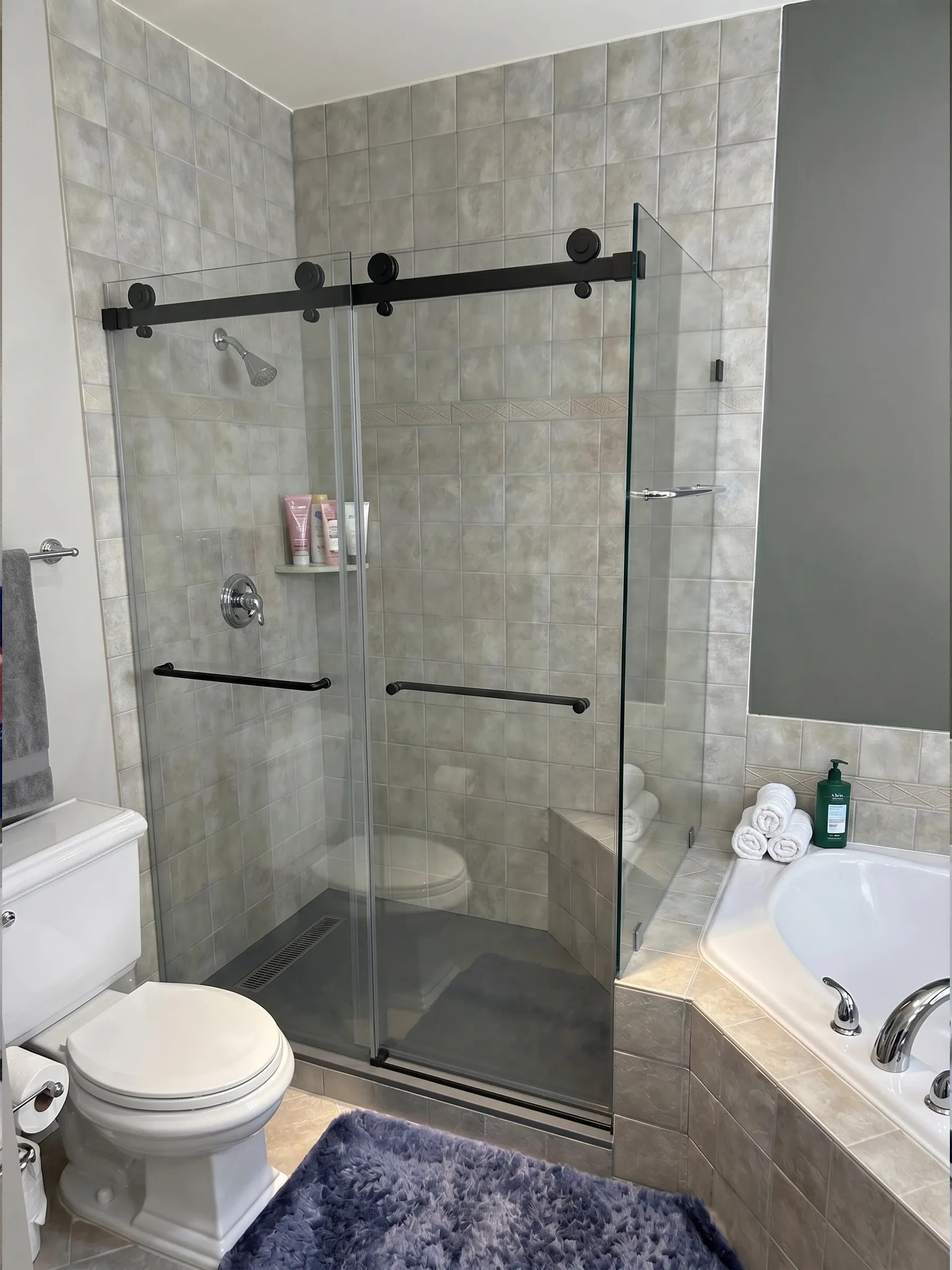 Luna | Stylish Sliding Shower | Matte Black