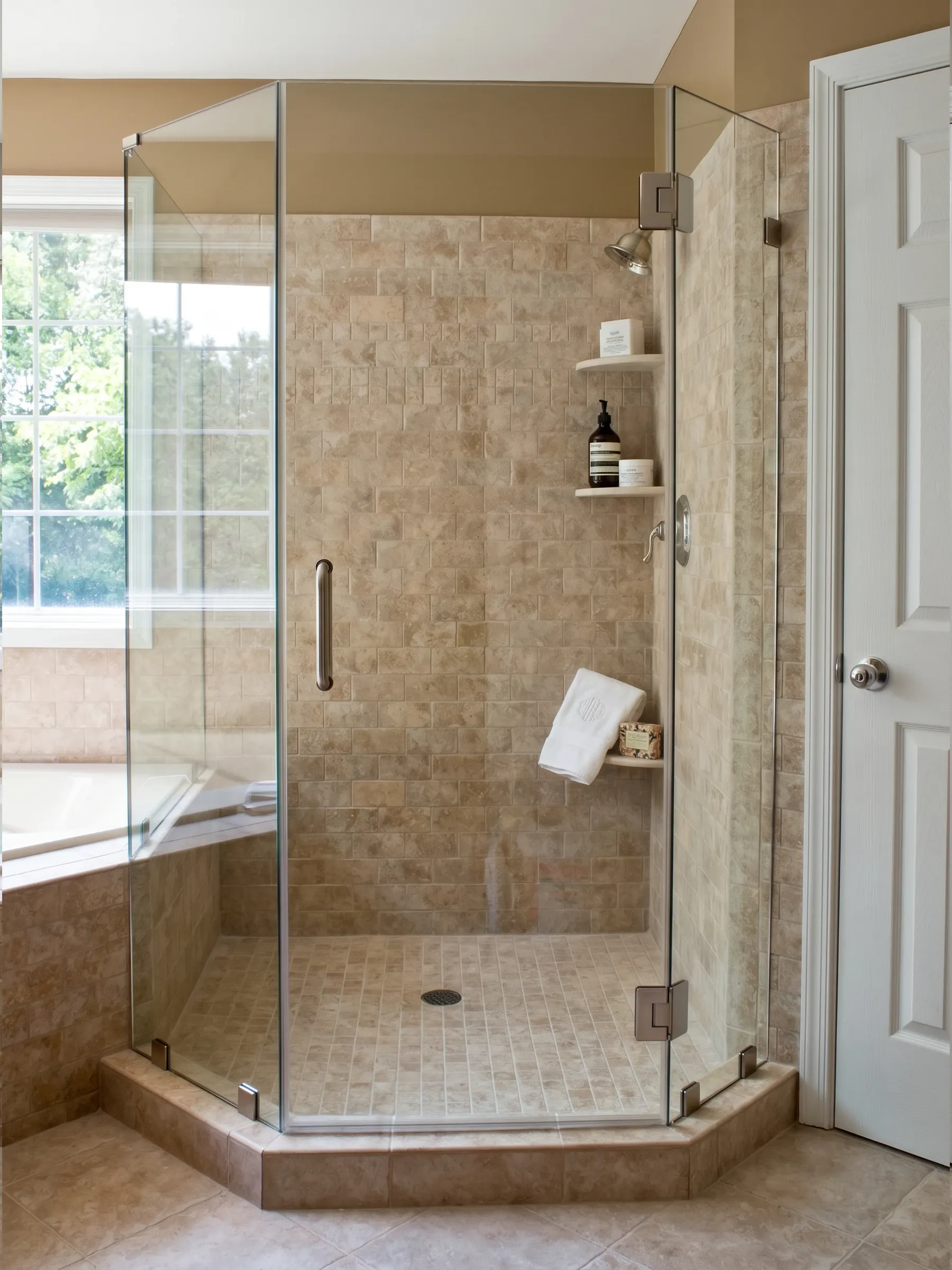 Luxe | Neo-Angle Shower | Chrome