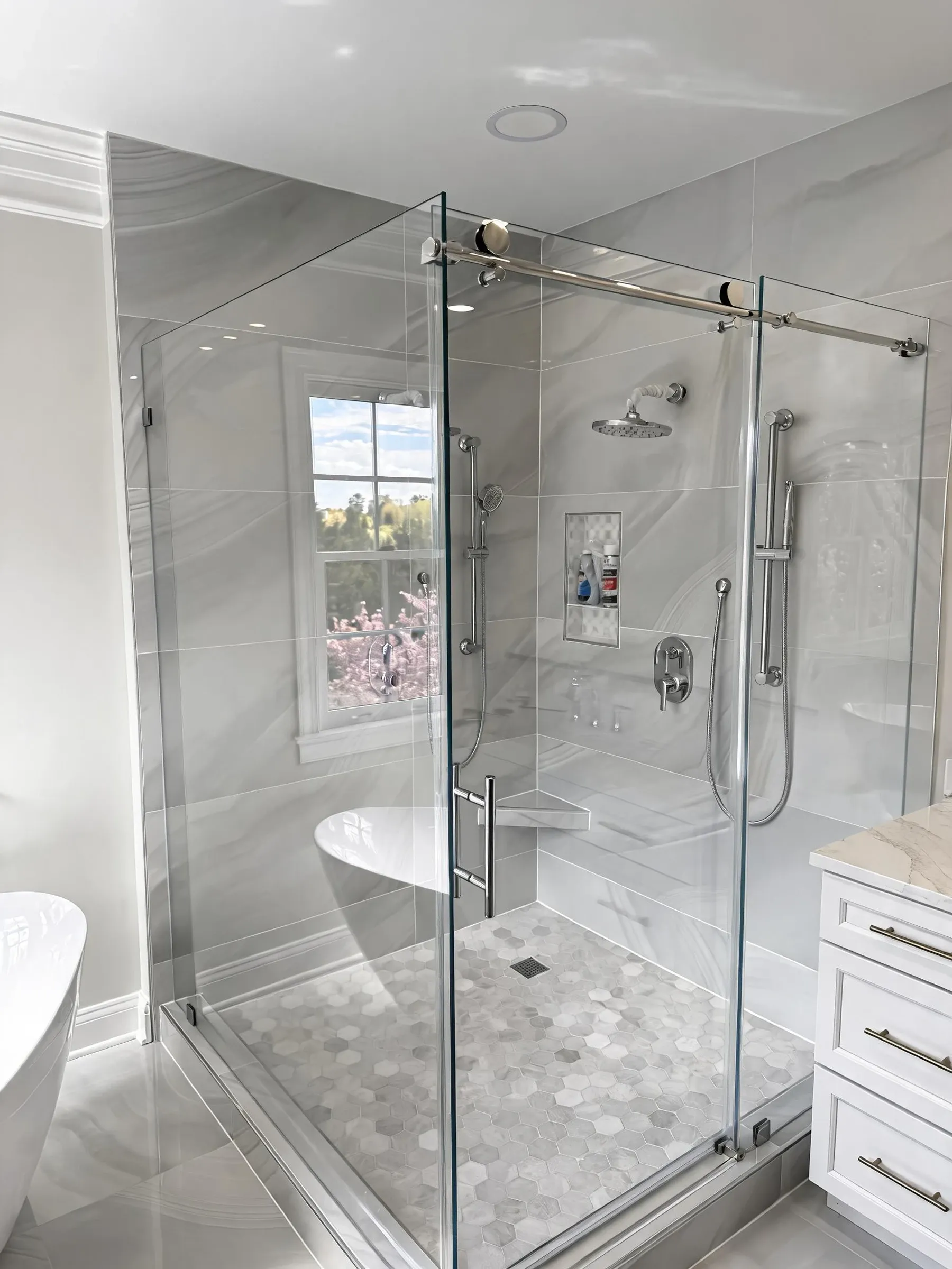 METRO | Frameless Shower Door | Matte Black