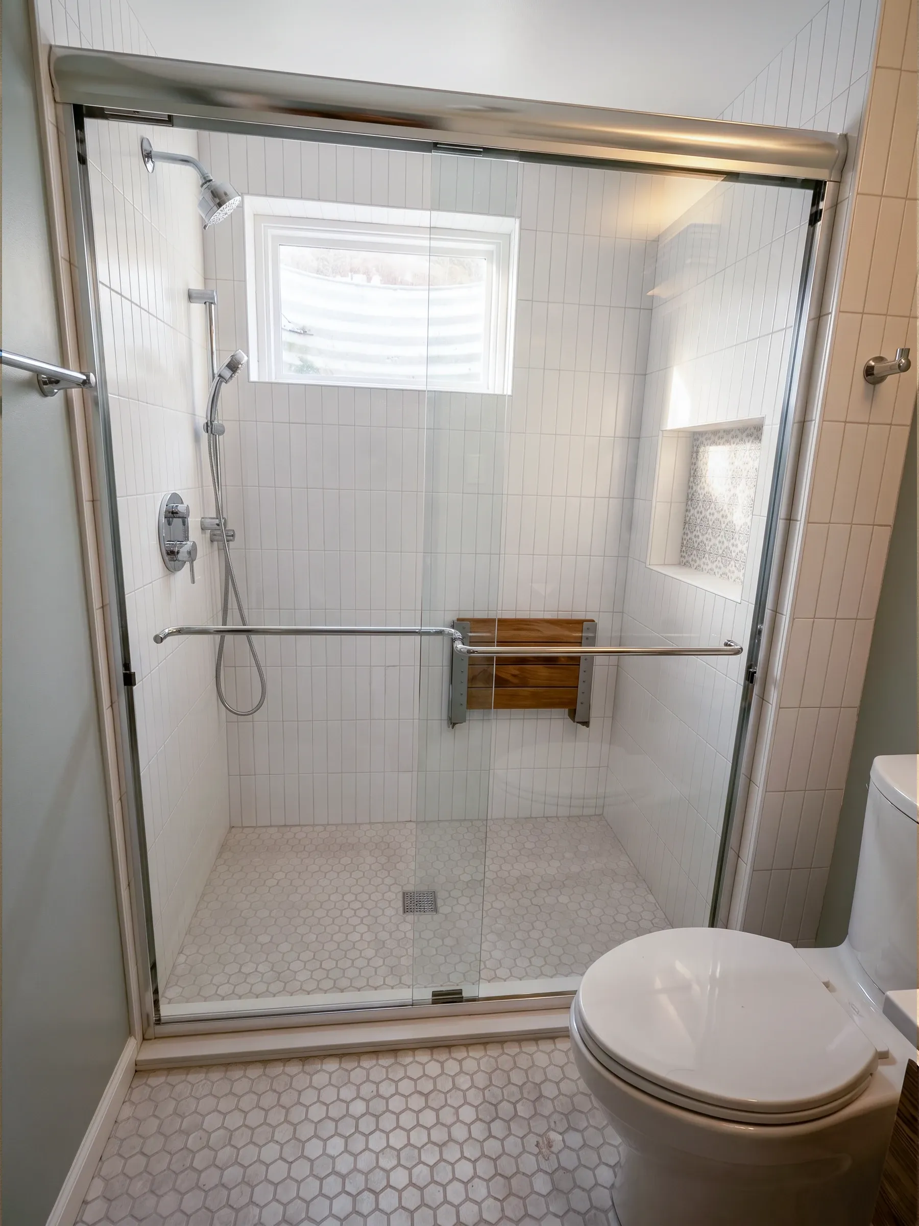 Sero | Cosy Sliding Bathroom | Chrome