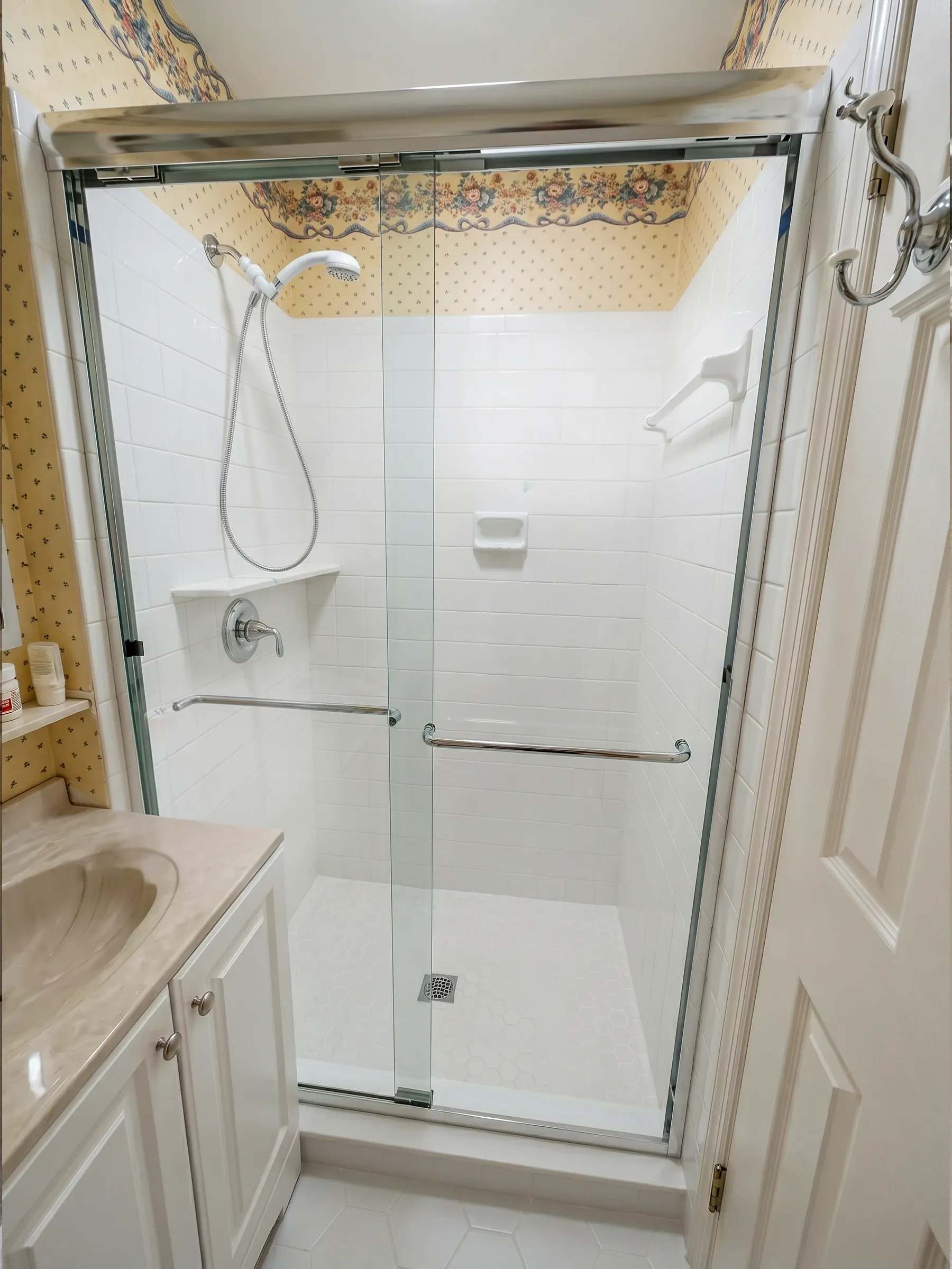 Sero | Shower Door | Chrome