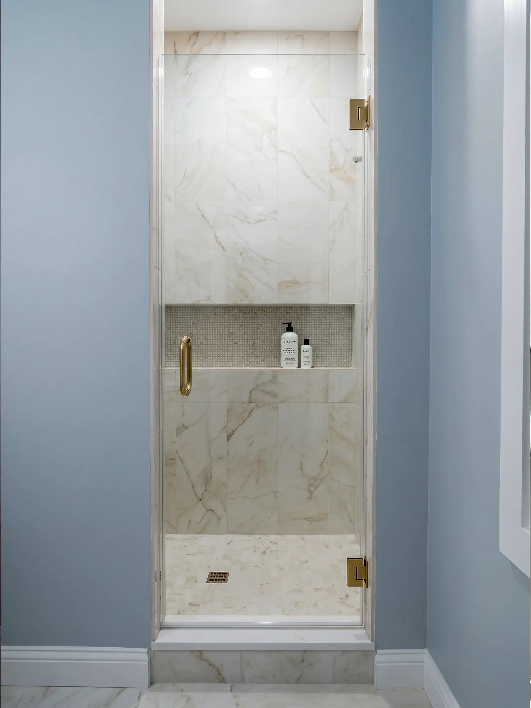 Solo | Swing Door | Satin Brass