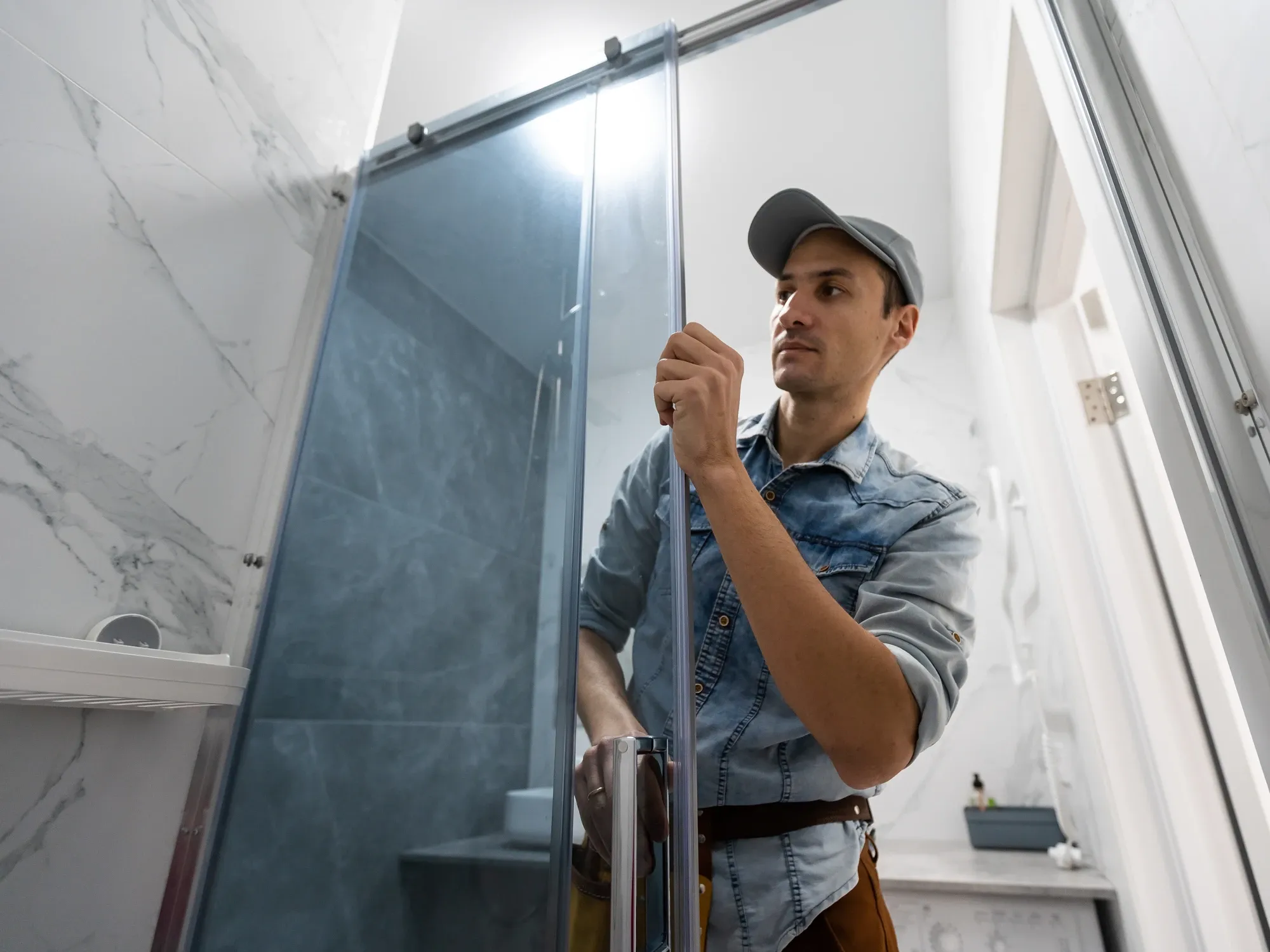 Professional bathtub door installation
